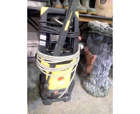 Stanley 5XPW22 power washer with lance. All electrical items in this lot have been PAT tested for safety and have passed. Thi