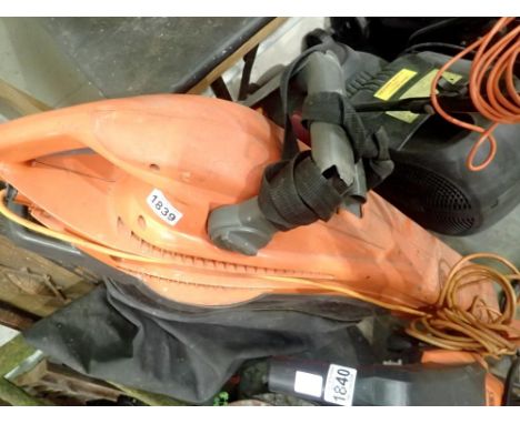 Electric leaf blower. All electrical items in this lot have been PAT tested for safety and have passed. This does not confirm