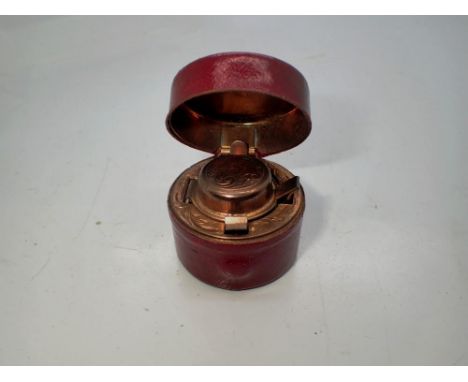 Victorian leather bound travelling inkwell. UK P&amp;P Group 1 (£16+VAT for the first lot and £2+VAT for subsequent lots) 