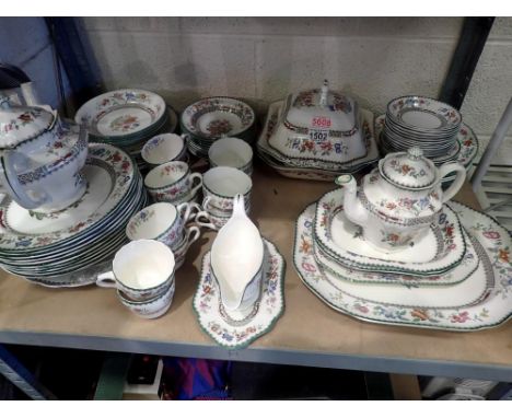Copeland Spode dinner service in the Chinese Rose pattern. Not available for in-house P&amp;P 