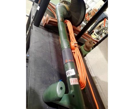 Black &amp; Decker Reflex strimmer. All electrical items in this lot have been PAT tested for safety and have passed. This do