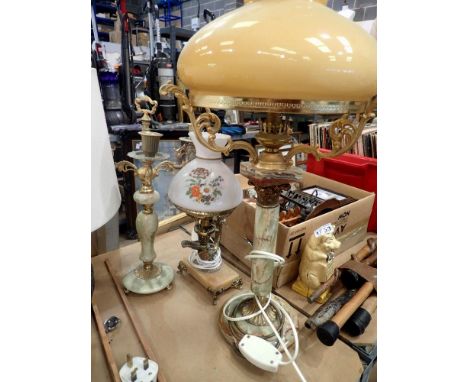 Onyx table lamp in the form of an oil lamp, overall H: 56 cm, with an onyx candelabra and a further table lamp (3). All elect