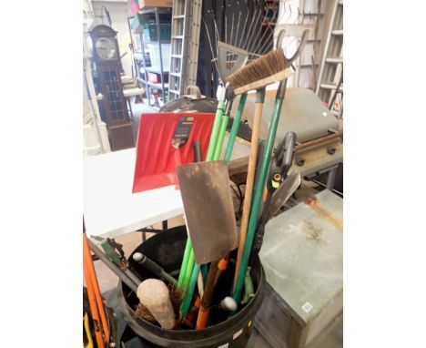 Bin of garden tools, bin not included. Not available for in-house P&amp;P 