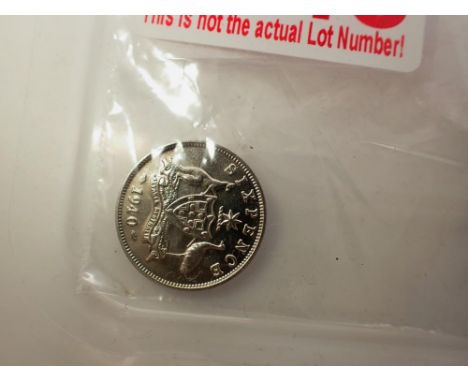 1940 - Silver Australian sixpence. UK P&amp;P Group 0 (£6+VAT for the first lot and £1+VAT for subsequent lots) 