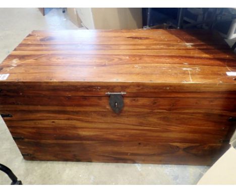 Large oak trunk, 98 x 48 cm. Not available for in-house P&amp;P 