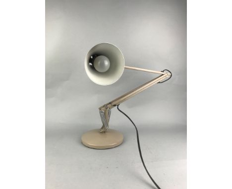 RETRO ANGLEPOISE LAMP