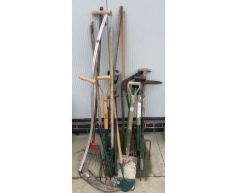 A large lot of garden tools COLLECT ONLY