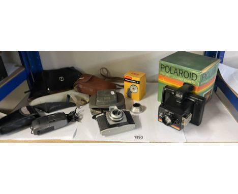 A boxed Polaroid instant 10 land camera &amp; 2 other vintage cameras etc.