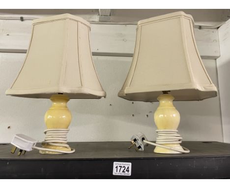 2 vintage bedside lamps COLLECT ONLY