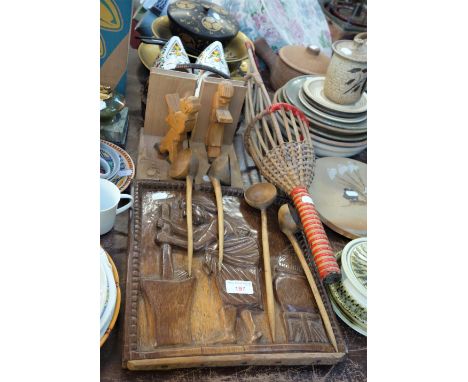 A COLLECTION OF LACQUER WARES, a pair of Vintage carved wooden bookends and similar items