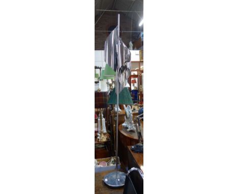 A MID 20TH CENTURY CHROME PLATED THREE SECTION FLOOR STANDING LAMP 