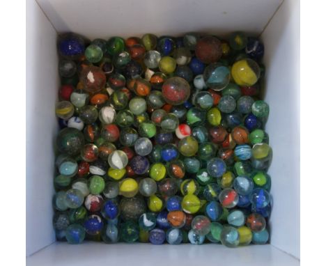 A COLLECTION OF VINTAGE GLASS MARBLES