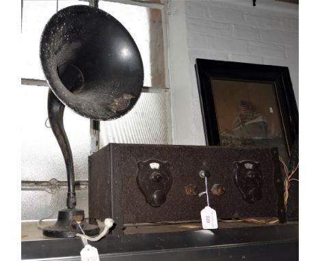 A 1920's 'Melody Maker' wireless set with Bakelite fittings and a Fellows Junior horn speaker 