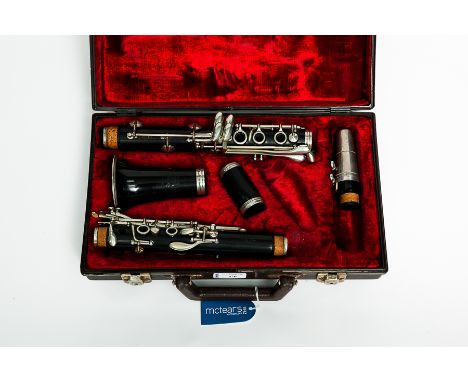SELMER OF LONDON STERLING CLARINET
with its mouthpiece and case, 68cm long
