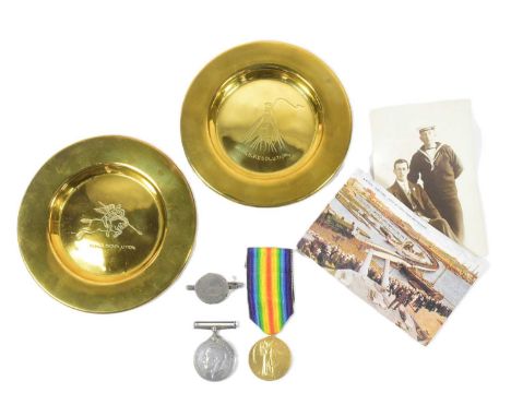 A WWI First World War medal pair and personal effects of one K.36719 Frederick Frank Barrow 1st Stoker in the Royal Navy (rel