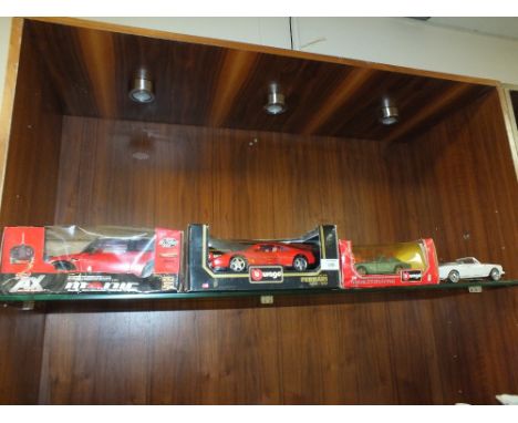 A FRANKLIN MINT PRECISION MODEL ROLLS ROYCE TOGETHER TWO BURAGO FERRARI MODELS AND ANOTHER