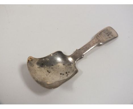 A HALLMARKED SILVER CADDY SPOON BY G UNITE