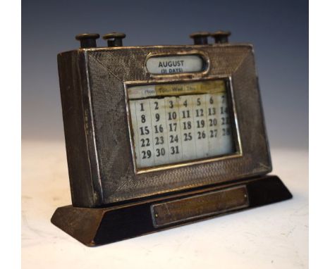 George V engine turned silver mounted perpetual calendar, Birmingham 1932   Condition: 
