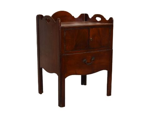 Georgian mahogany nightstand (lacking ceramic liner)   Condition: 