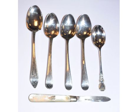 Mother-of-pearl silver bladed fruit knife, Sheffield 1918 together with five various silver tea and coffee spoons   Condition