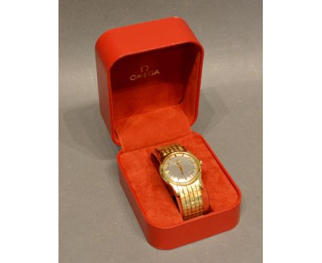An Omega Constellation Automatic Chronometer 18ct Gold Gentleman's Wrist Watch with 18ct Gold Strap with Omega Box 