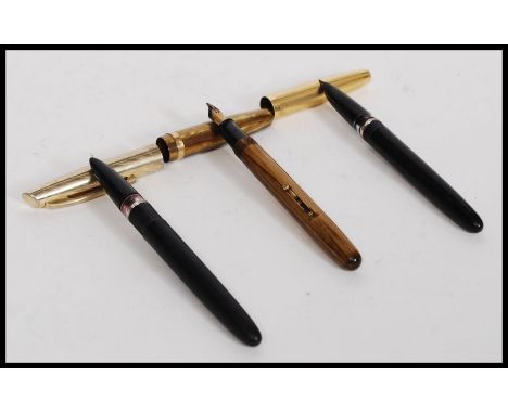 A Vintage mid century circa 1950's Watermans 513 Nm - Fountain Pen Made in England. Lever action lustre case - lever ( af ) t