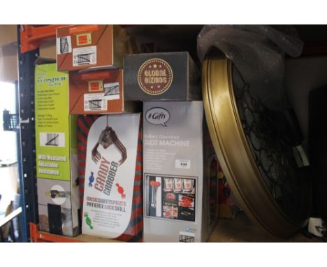 ELECTRICALS TO INCLUDE DANCING CAT SPEAKERS, CANDY GRABBER, LARGE CLOCK ETC A/F