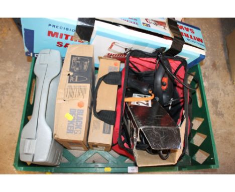 A TRAY OF POWER TOOLS ETC TO INCLUDE B & D JIGSAW, DRILLS ETC