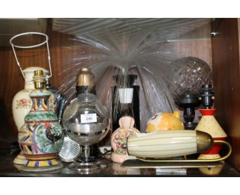 A QUANTITY OF RETRO AND VINTAGE LAMPS AND LIGHT FITTINGS ETC