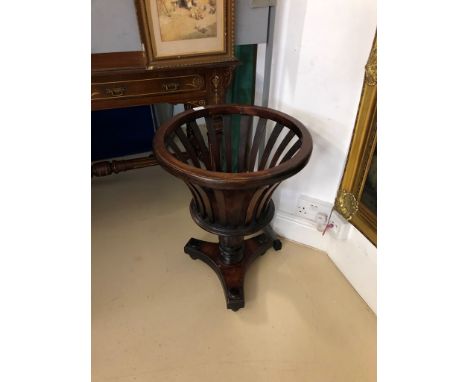 An Edwardian mahogany planter