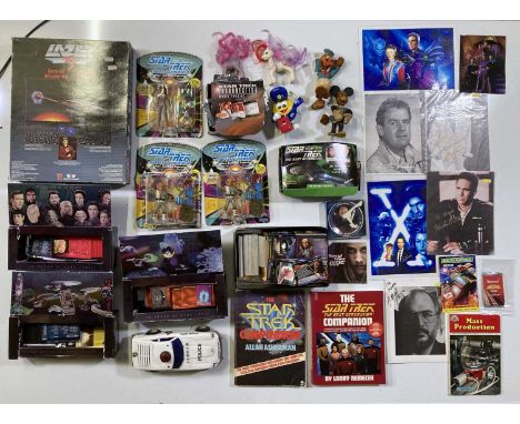 A collection of Star Trek collectables and other toys/games to inc: large quantity of Star Trek collector's cards inc : 'Refl