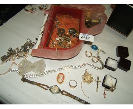 A Piano shaped jewellery box and contents.