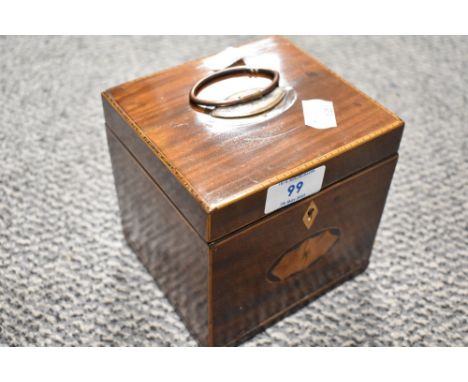 A fine George III single box tea caddy with veneer detailing.
11cm x 12cm x 12cm