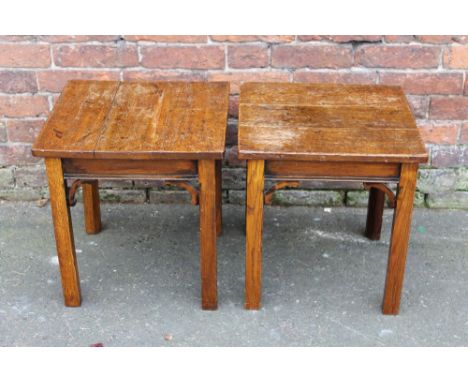 A PAIR OF 20TH CENTURY OAK LAMP TABLES, of square form, raised on squared block legs, H 48 cm  (2)