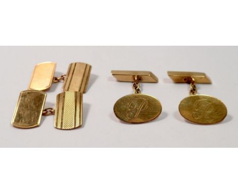 Two pairs of 9 carat gold cufflinks, 7.6g 