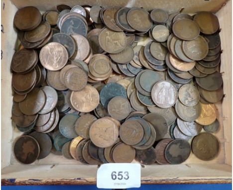 A wooden box containing copper/bronze halfpennies and pennies (some Heaton mint) Victoria through Elizabeth II plus farthings