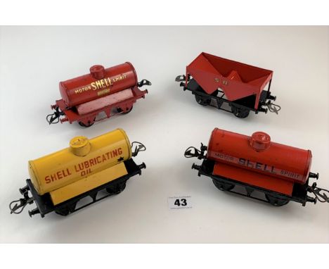Hornby ‘O’ gauge – 3 tanker wagons – Shell Motor Spirit and Shell Lubricating Oil and 1 hopper wagon
