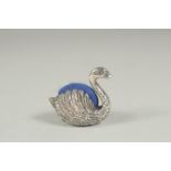 A silver swan pin cushion, 2.5cm.