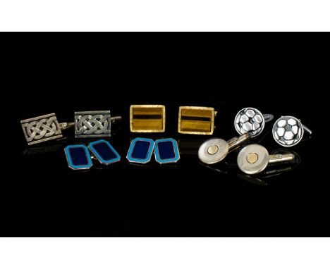 A Good Collection of Gentleman's Vintage Cufflinks ( 5 ) Pairs In Total. Various Designs, Features a Pair of Silver and Blue 