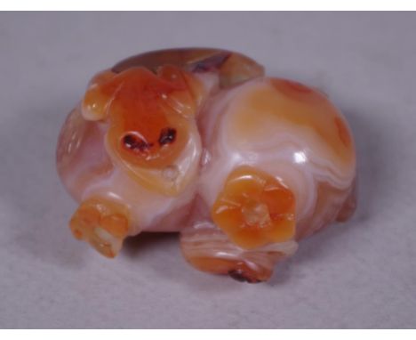 Vintage Chinese carved jade figure amber coloured jade carving of a frog on rocks. Length 4.5cm approx.