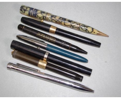 Collection vintage fountain pens a total of 7 pens and pencils, including Sheaffer.