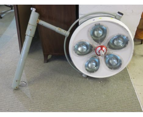 THEATRE LIGHT; hospital theatre light unit on bracket 21" diameter