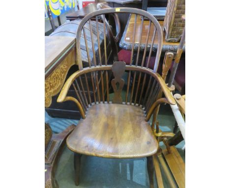 19TH CENTURY WINDSOR ARMCHAIR, high comb back armchair (requires repair to back splat)