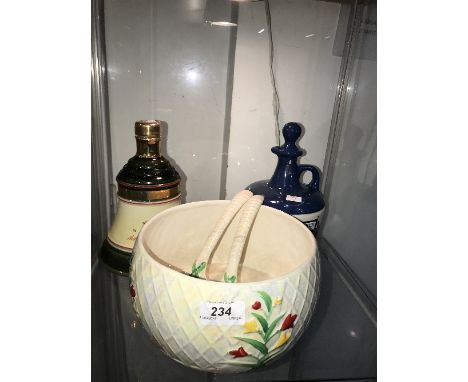 BELLS WHISKY DECANTER CHRISTMAS 1988,LAMBS 100 NAVY RUM DECANTER HMS WARRIOR AND WADE SALAD BOWL (EMPTY !)                   