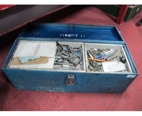 Metal Tool Box, 61cm, containing Heyco, USAG, BOC, Seeger-Vanadium, and other tools.