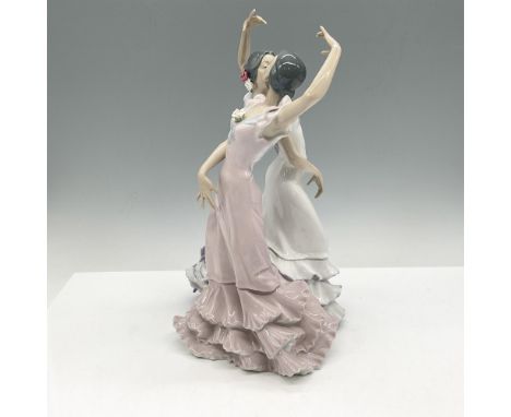 Beautiful, retired piece displaying the Flamenco dance. Colored in pink, lavender and white. Lladro backstamp. This item has 