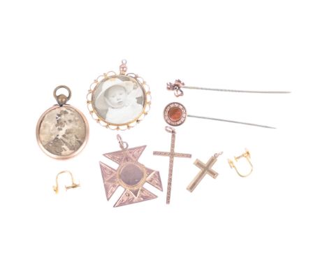 Various jewellery, including 9ct gold, 5.3g weighable . Condition Report: Lot sold as seen unless specific item(s) requested