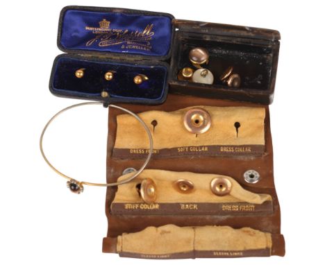 Various dress studs, including 9ct gold, 4.7g . Condition Report: Lot sold as seen unless specific item(s) requested