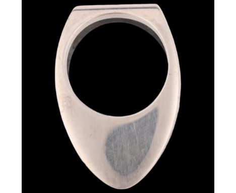 SVEN HAUGAARD - a Danish modernist sterling silver geometric abstract ring, of wrap-around form, length 31.4mm, size L, 9.7g 