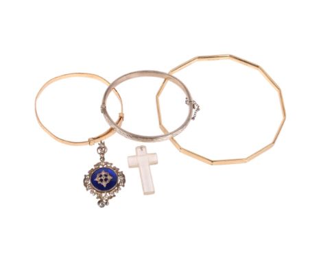 Various jewellery, including Continental silver paste pendant, sterling silver hinged bangle, etc . Condition Report: Lot sol